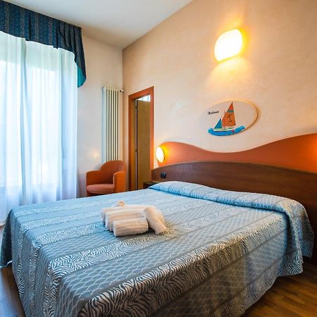 Miramare Hotel Ristorante Convegni Чезенатико Екстериор снимка