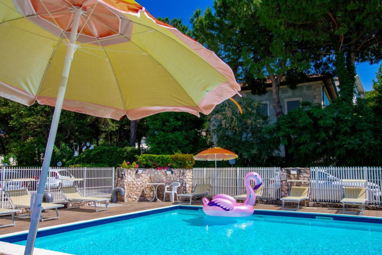 Miramare Hotel Ristorante Convegni Чезенатико Екстериор снимка
